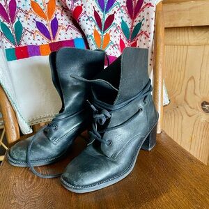 Vintage 90s genuine leather Lace Up Boots